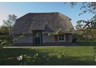 Vakantieboerderijtje op park “De Lourenshoeve” met paard Twenthe VMP045