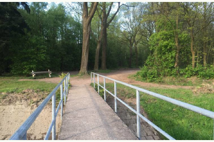 Vrijstaand huisje met paardenstallen en weidegang VMP039