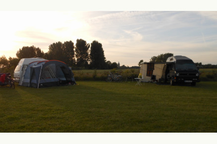 Minicamping de Buck met weidegang in Oostkapelle op Walcheren VMP084